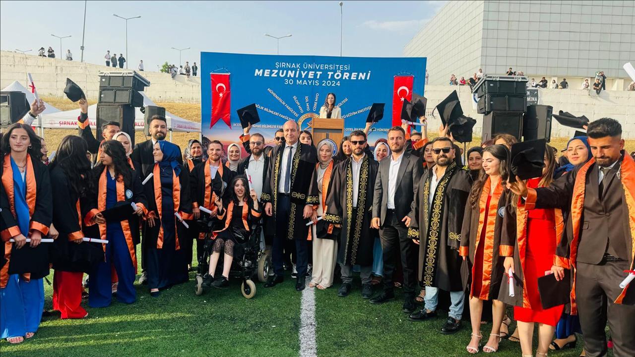 meslek-yuksekokulumuzun-2023-2024-yili-mezuniyet-toreni